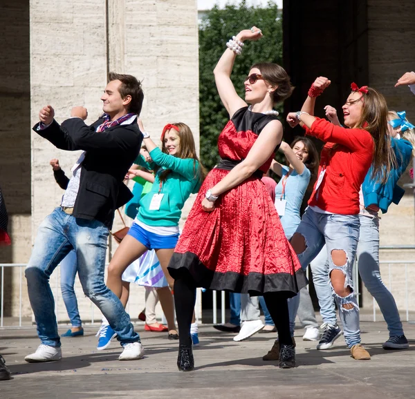 MOSCOW - SEPTEMBER 1, 2012: in retro dress dance on street