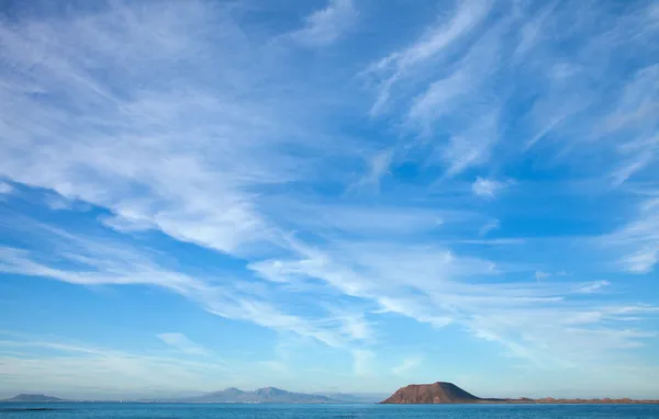 Fuerteventura, view towards Isla de Lobos and Lanzarote, natural