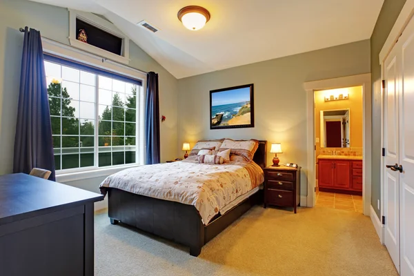 Elegant master bedroom interior