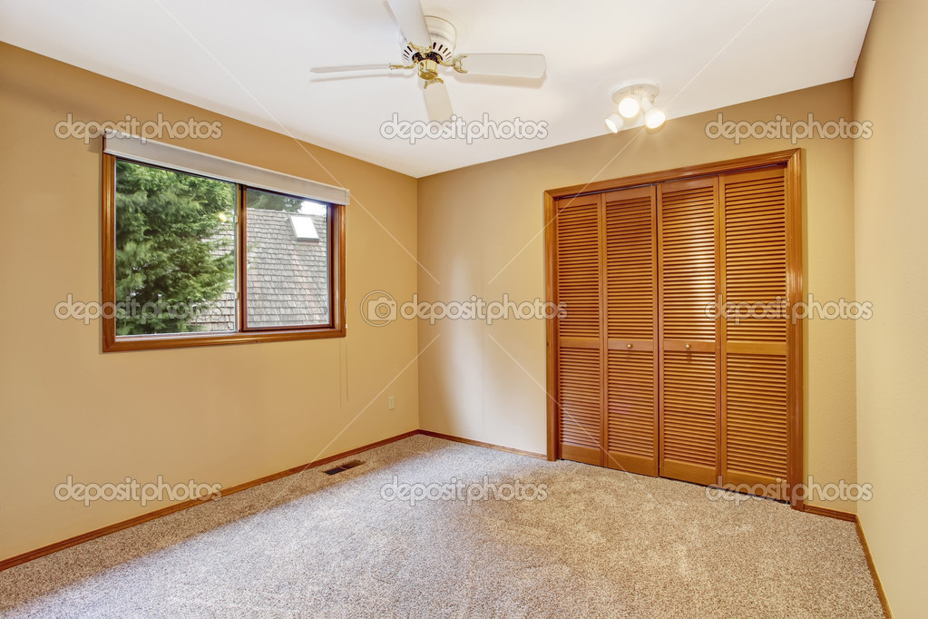 Leere schlafzimmer interior in weichen pfirsich farbe — stockfoto ...