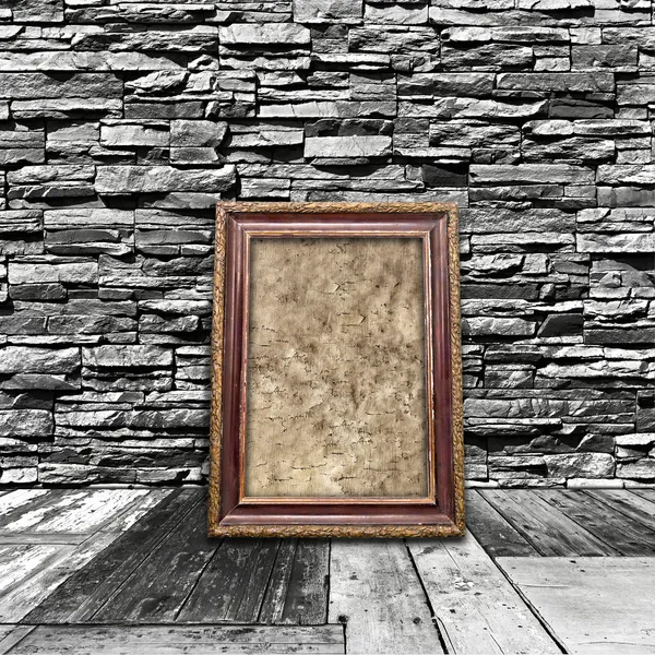 Vintage camera interni con pavimenti in legno, pareti in pietra e ...