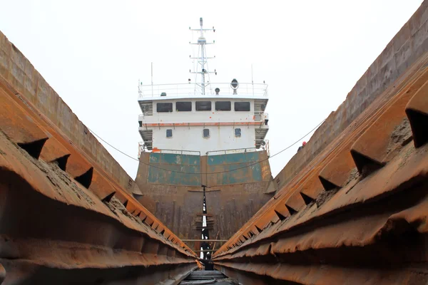 Maintenance of barges
