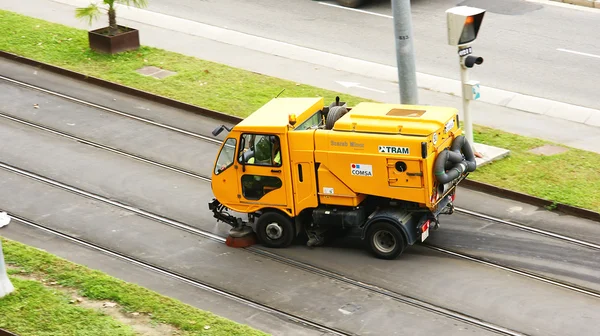 Truck cleaning trolley tracks