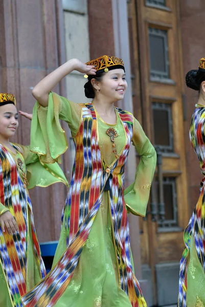 Uzbek dancers in national clothes