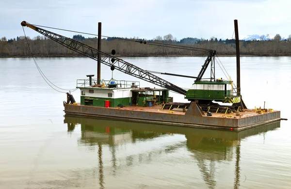 Floating barge and heavy duty crane, Oregon.