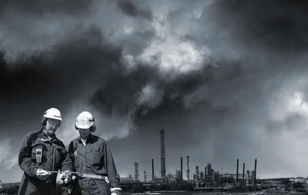 Oil workers and refinery industry