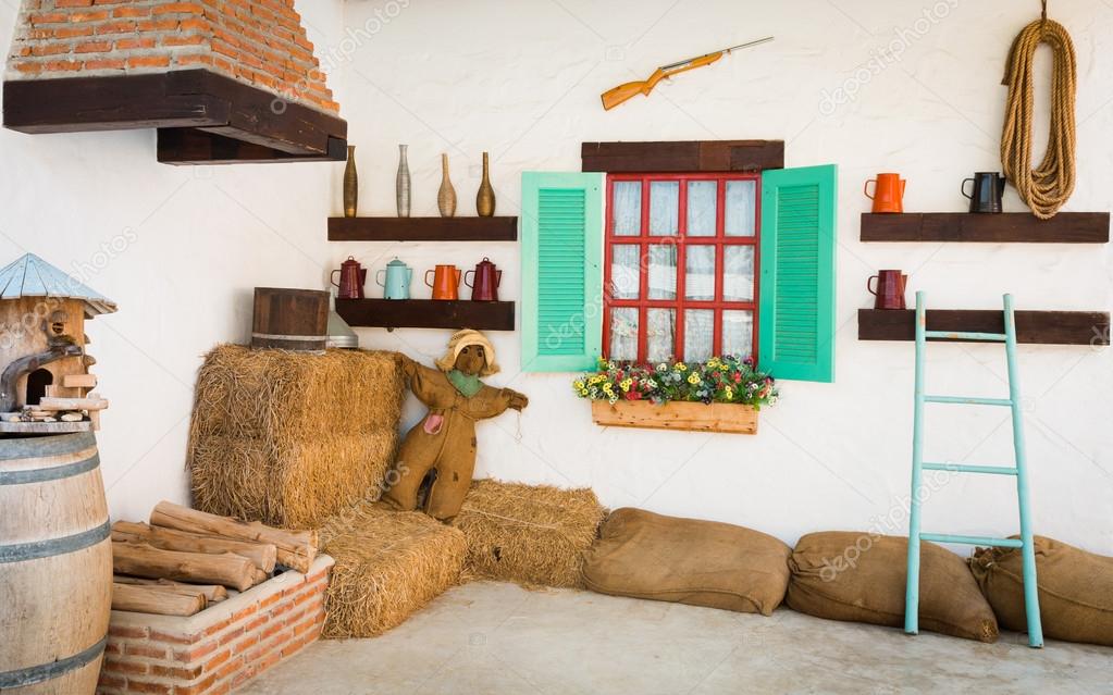 Diseño interior de una antigua casa de campo — foto de stock ...