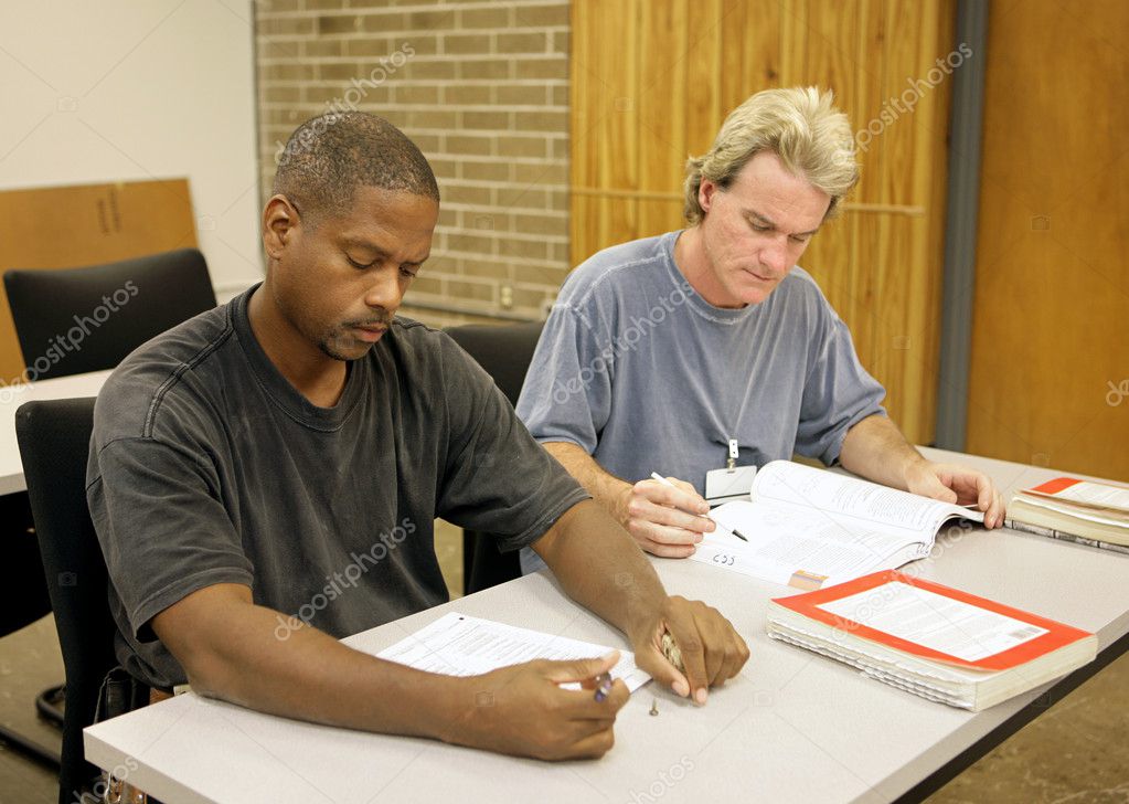 初中没毕业去成人学校读大专可以吗?成人教育