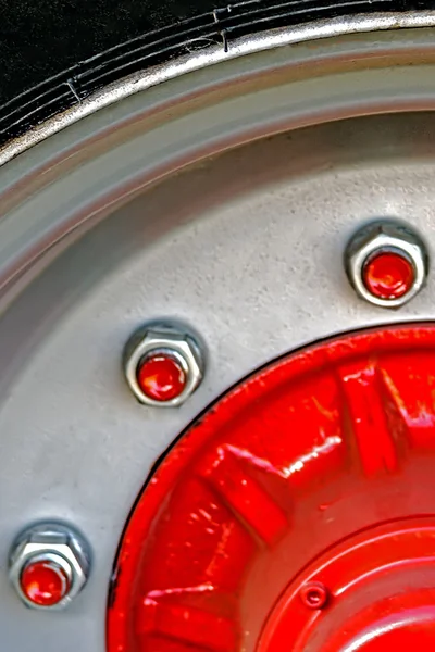 Large red wheel rim -3
