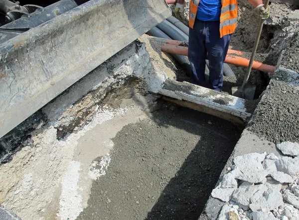 Optical fiber and electric cables in a roadworks