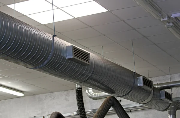 Metal tube for the air-conditioning of a industrial complex