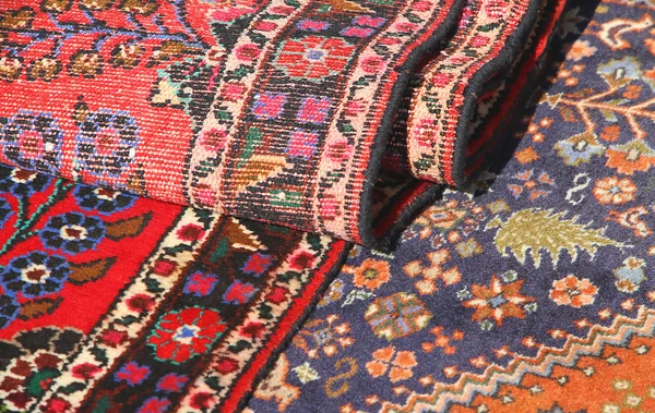 Colorful and beautiful rugs in pure wool for sale 6