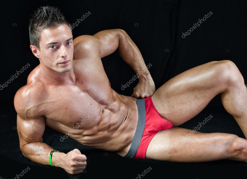 FOTO JOVEN CULTURISTA foto joven culturista: