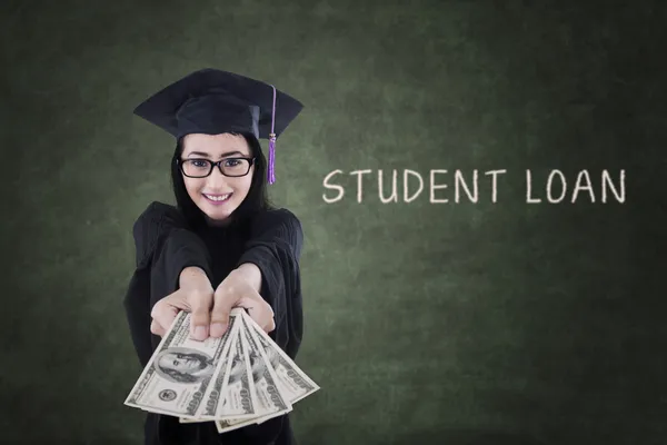 Female graduate get money from student loan