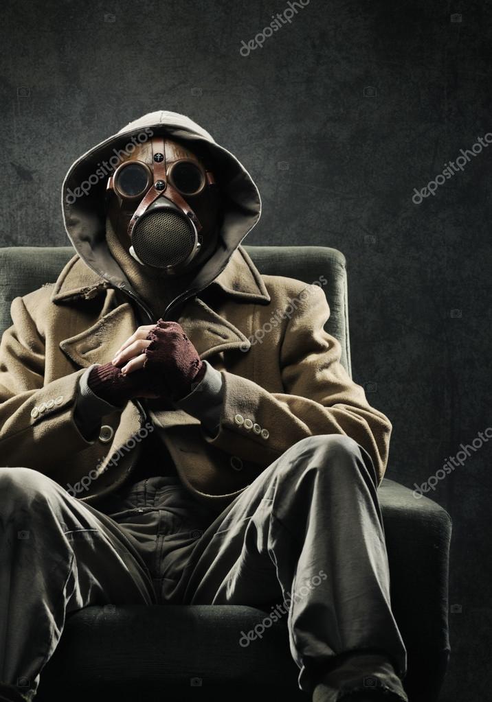 http://st.depositphotos.com/1258191/1970/i/950/depositphotos_19701465-Man-in-gas-mask.jpg