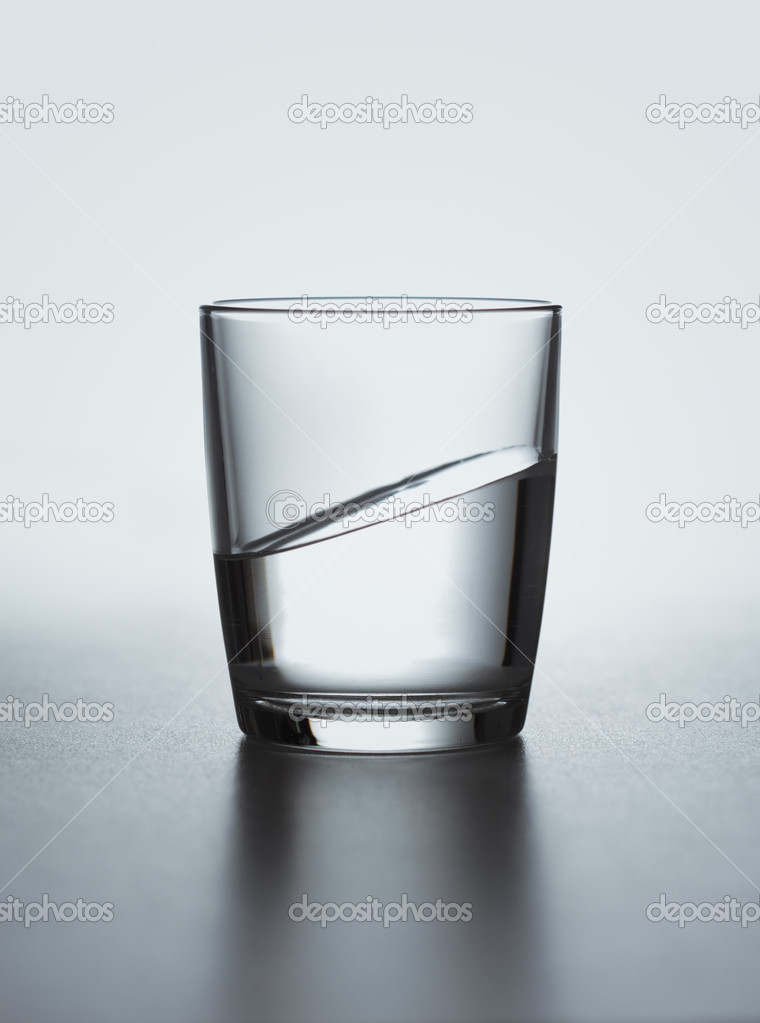 verre a eau incline