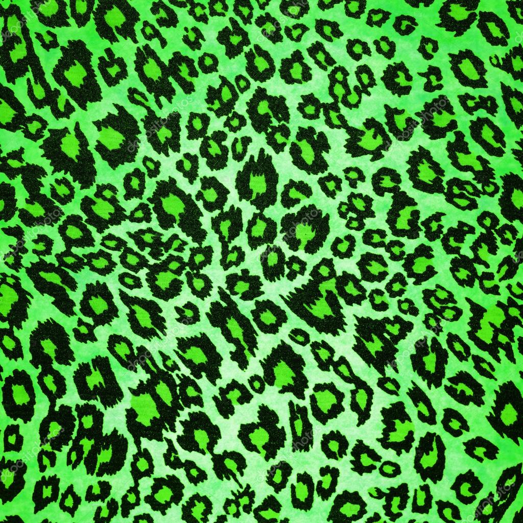 Fondo verde de leopardo — Foto de stock © kwasny222 #30654379