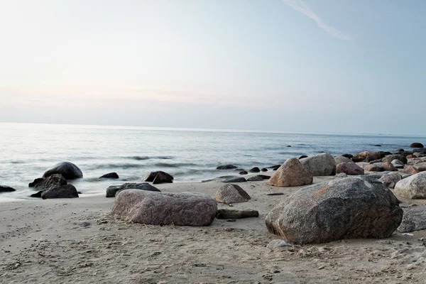 [Obrazek: dep_31418941-Baltic-beach-and-sea.jpg]