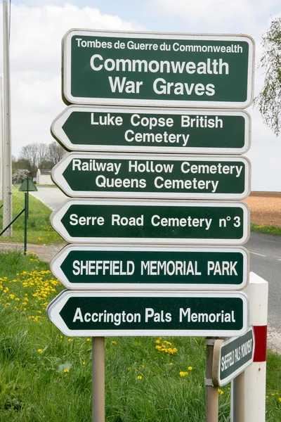 Direction sign for Commonwealth War Graves
