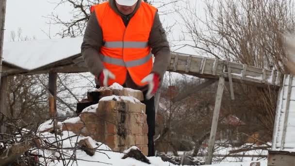 工人抛砖 - 图库视频影像 ilze79 #19809105