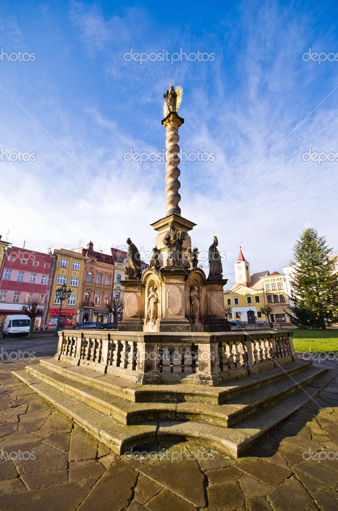 http://ko.depositphotos.com/39579205/stock-photo-town-square-with-old-statue.html 마을 오래 된 동상, broumov, 체코 공화국 광장 — 스톡 사진 © ccat82 ...