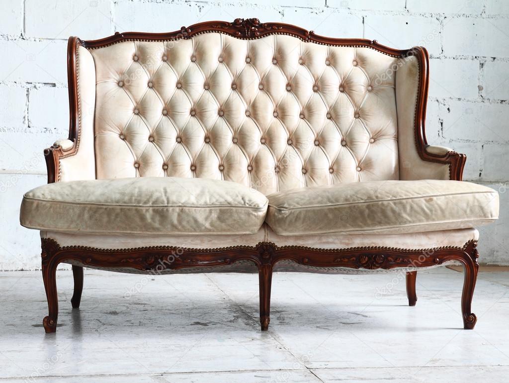 Vintage soffa pÃ¥ rummet — stockfotografi © joesive47 #36032587