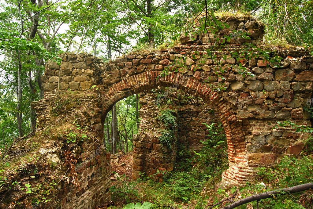 Ancient roman fortress gate ruin — Stock Photo © varbenov1 12526186