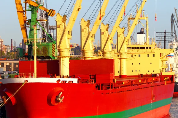 Sea cargo transportation