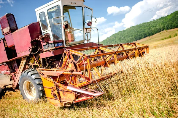 Harvesting machinery in wheat and grain crops