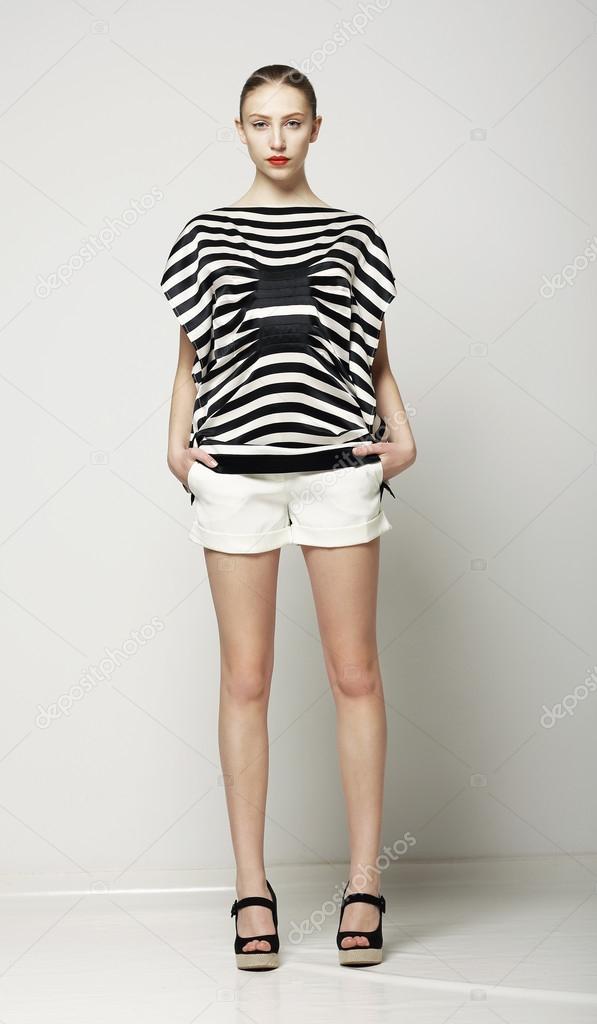 Shirt in broek of niet vrouw
