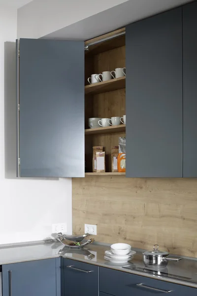 Bruin hout keuken moderne roestvrijstaal — stockfoto © lunamarina ...