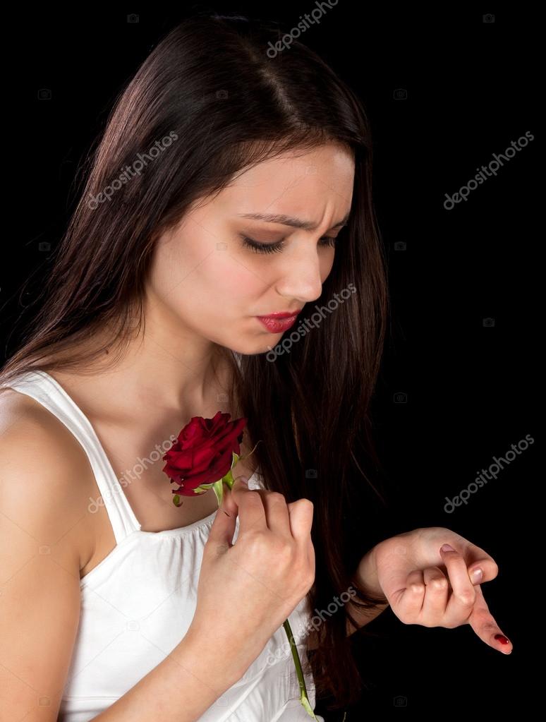Resultado de imagem para espinho da rosa feriu o dedo