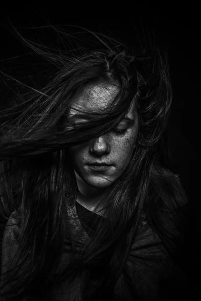 как переводится dark hair