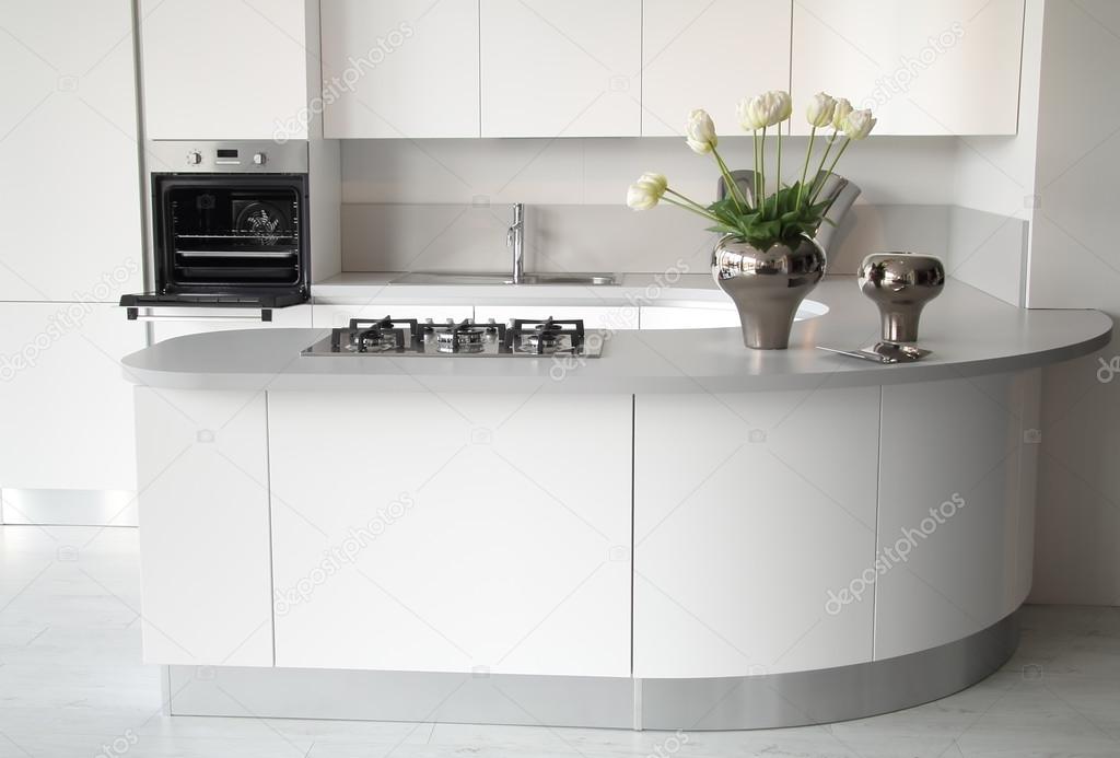 Moderne witte keuken met open oven — stockfoto © captblack76 #22768754