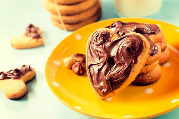 Melting chocolate and cookies