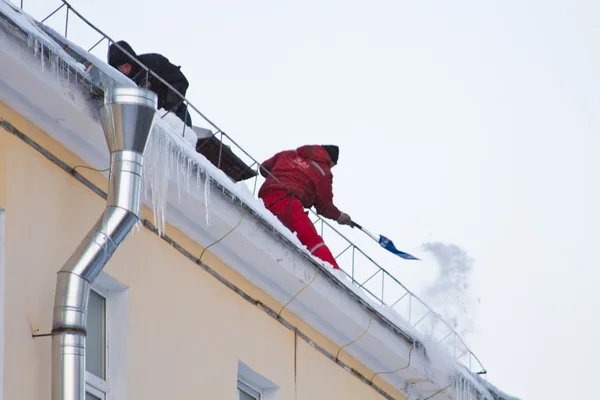 Cleaning roof