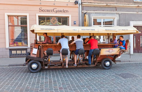 Pedal powered bar on the wheels