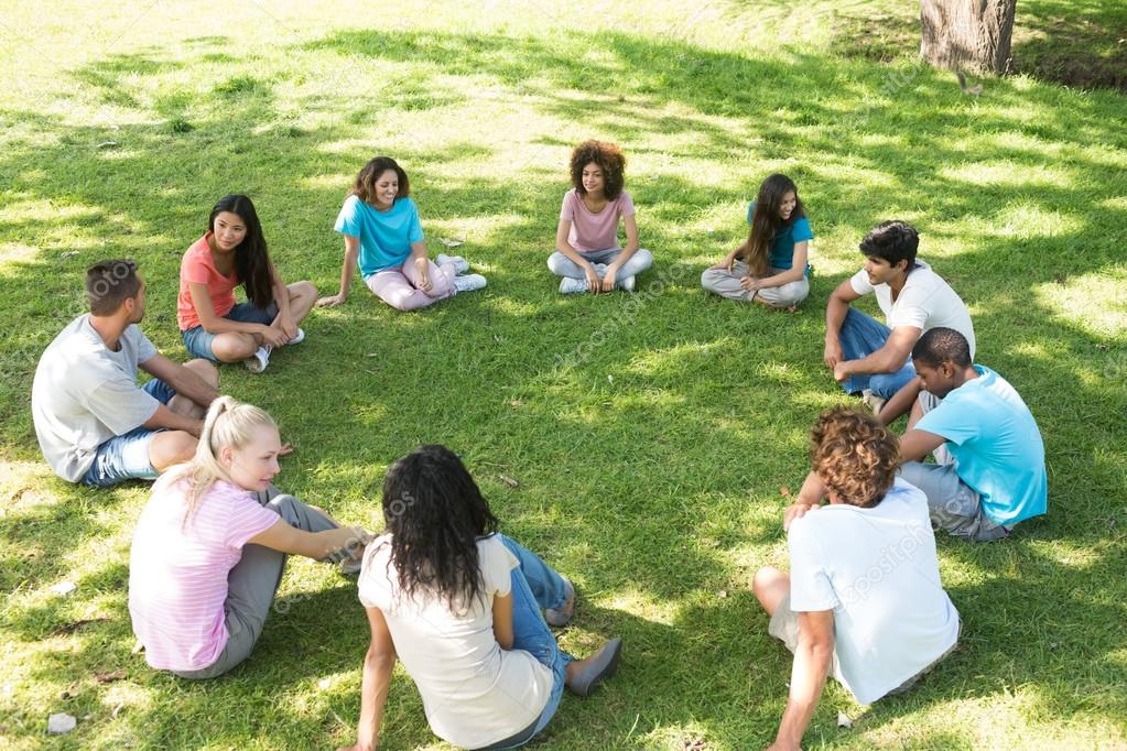 Resultado de imagen de imagenes de niños sentados en circulo HABLANDO