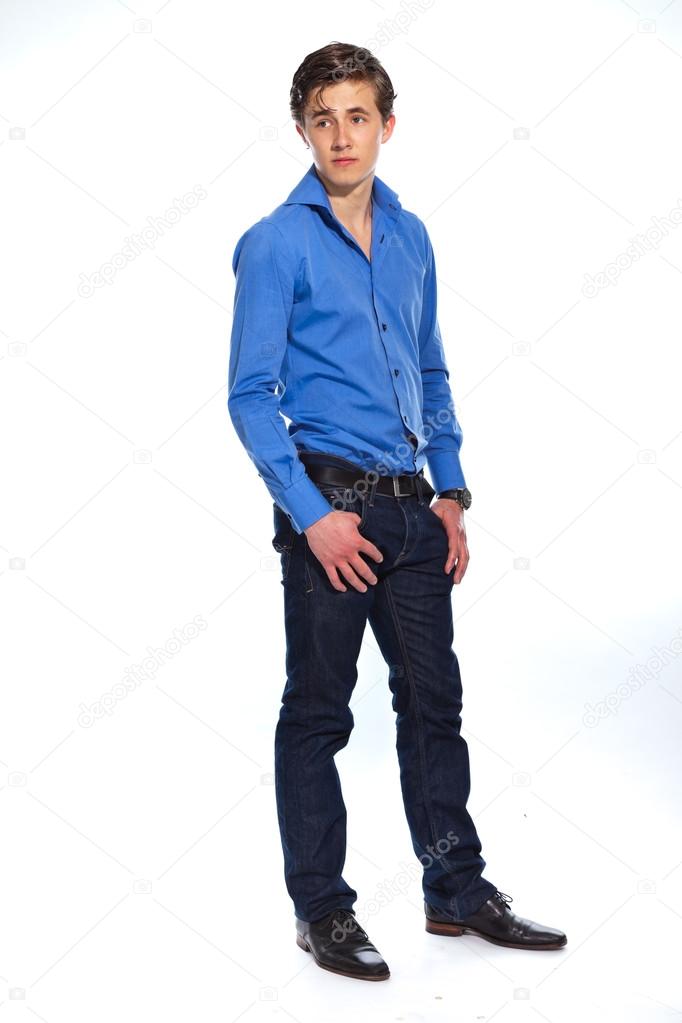 Camicia celeste e jeans