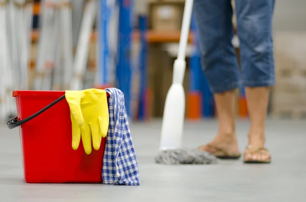 Cleaning business warehouse