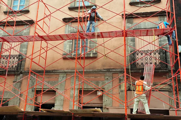 Scaffolding construction