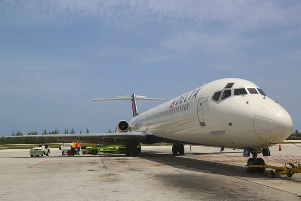 Delta Airlines McDonnell Douglas MD-80  at Owen Roberts International Airport at Grand Cayman
