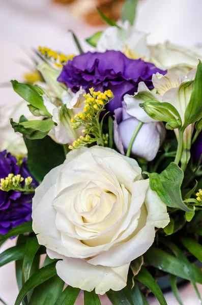 Floral wedding arrangement