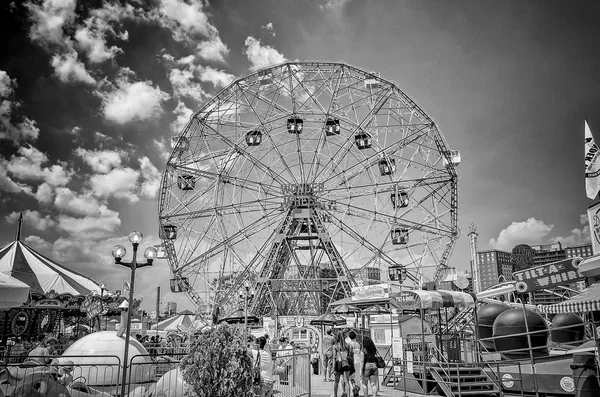Wonder Wheel in Coney Island, New York