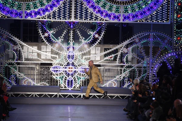 PARIS - MARCH 12: Designer Antonio Marras walks runway finale at the Antonio Marras show for Kenzo Fall Winter 2011-2012 during Paris Fashion Week on March 12, 2011 in Paris — Stock Photo #12551116