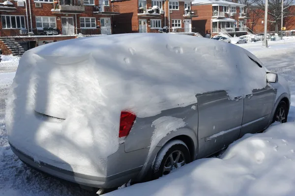 Car under deep fresh snow in NYC — Stock Photo #38177961