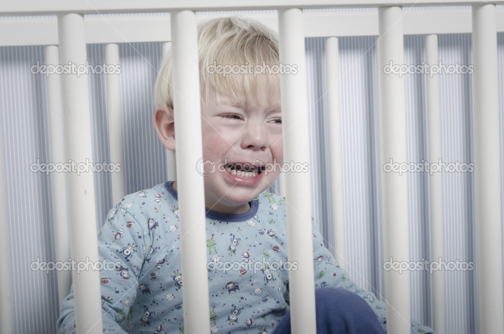 http://st.depositphotos.com/1670531/2668/i/950/depositphotos_26687081-Crying-boy-in-bed.jpg