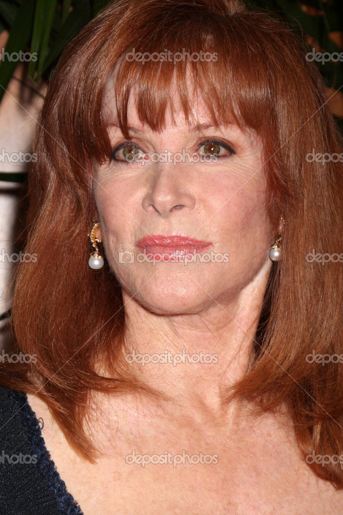Stephanie Powers - Free People Check with News, Pictures & Links