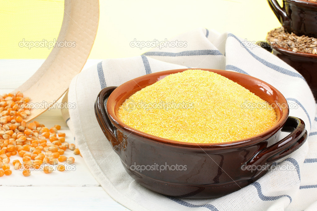 옥수수 가루의 그릇 — 스톡 사진 © denio109 45627495