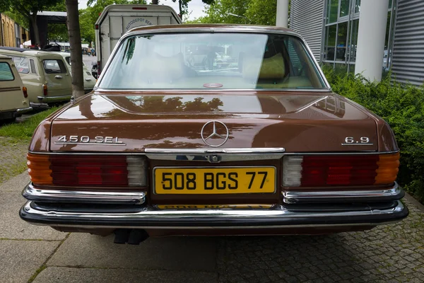 Luxury car Mercedes-Benz